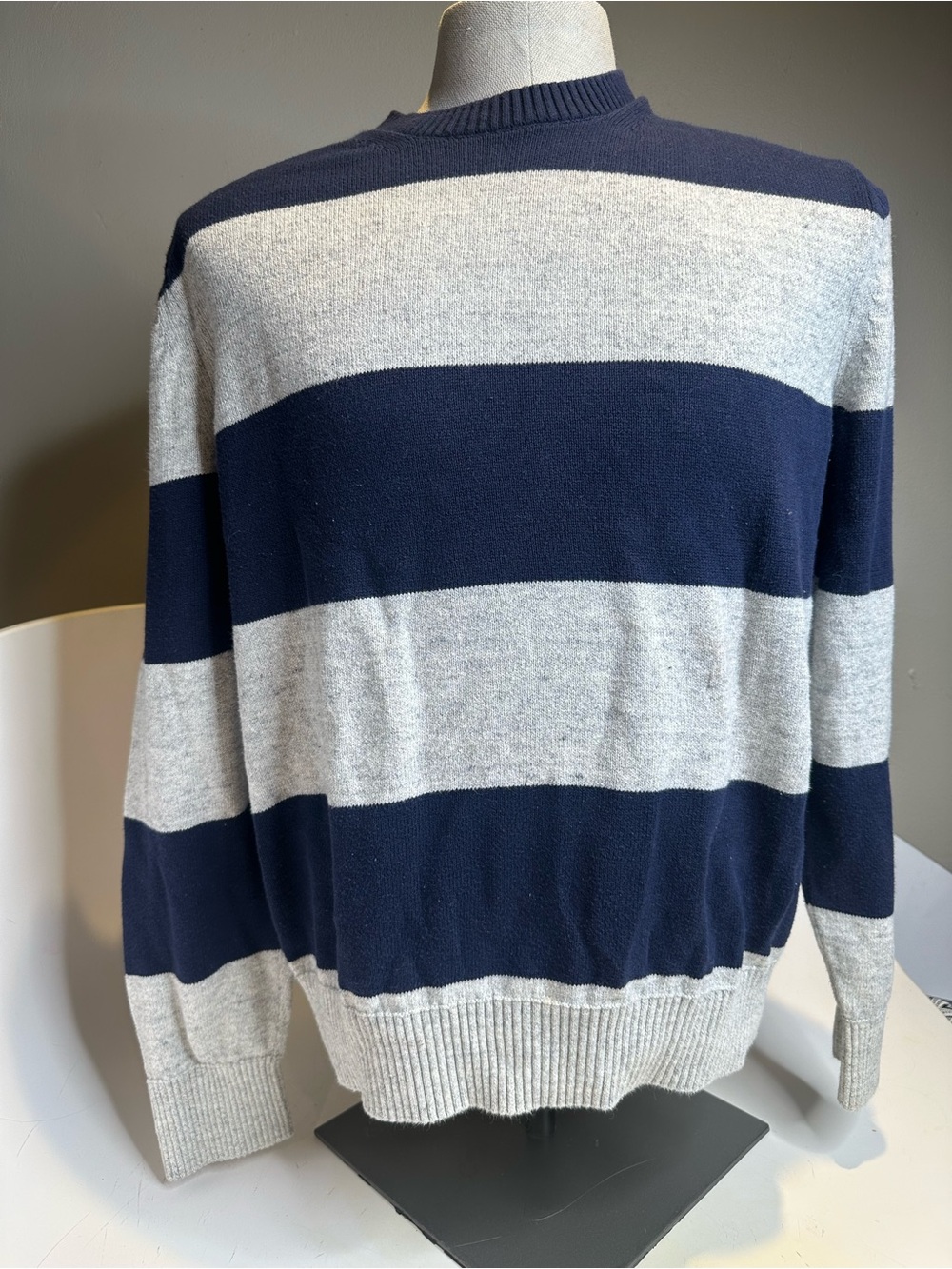 GAP Men's Navy and Light Gray Wide-Stripe Crewneck Sweater
